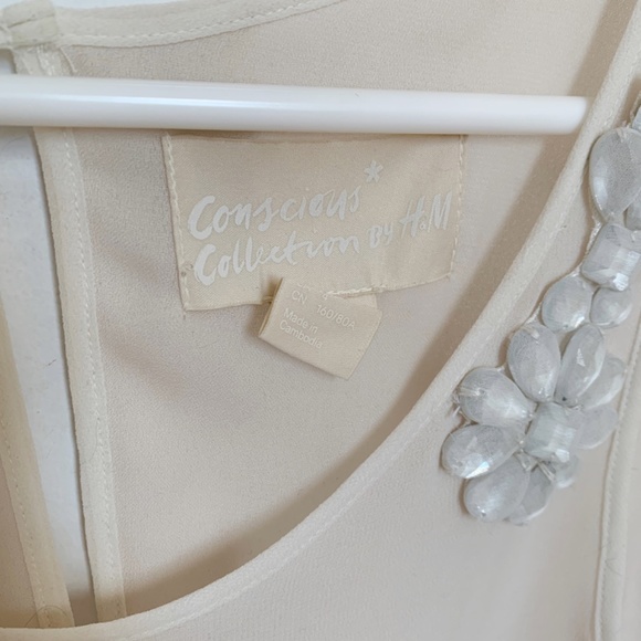 HM Conscious Collection Flowy Dress - Picture 2 of 3